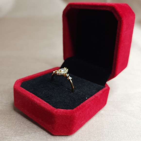 18K Gold Plated Eye Shaped Cubic Zircon Ring - Picture 3 of 8